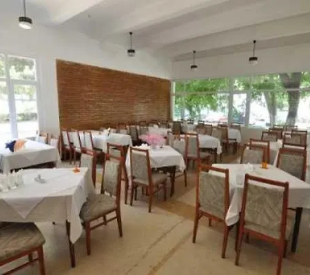 Siret ホテル サターン