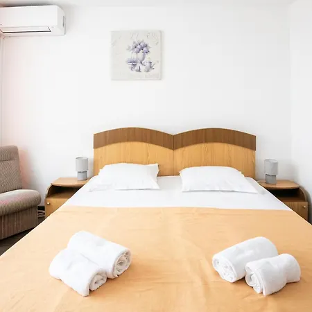 Hotel Siret Saturn